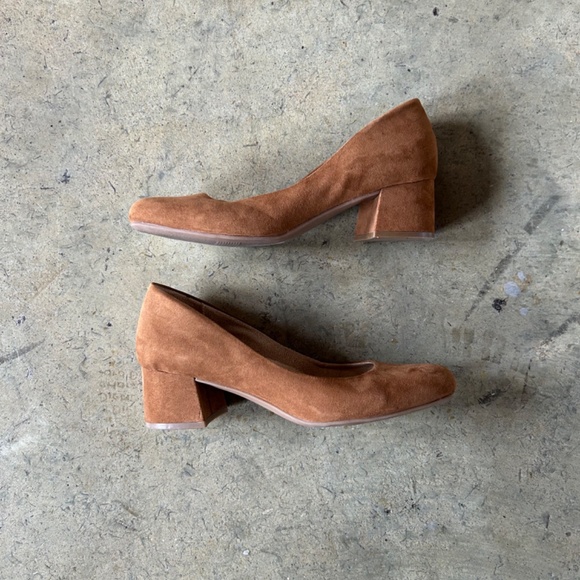 Naturalizer Brown Suede Heels - Picture 2 of 3